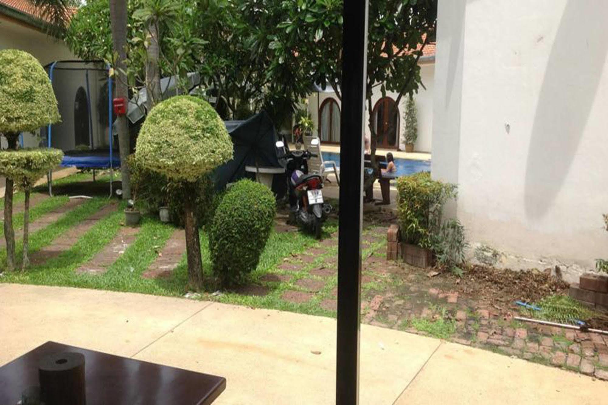 S-One Guesthouse Pattaya Eksteriør bilde